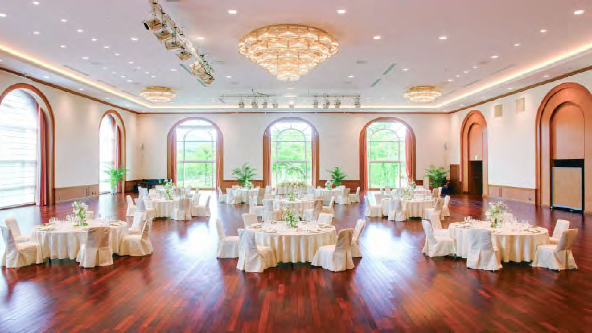 BANQUET HALL