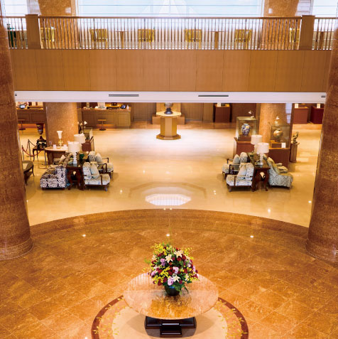 ロビーラウンジ 吹き抜けの空間